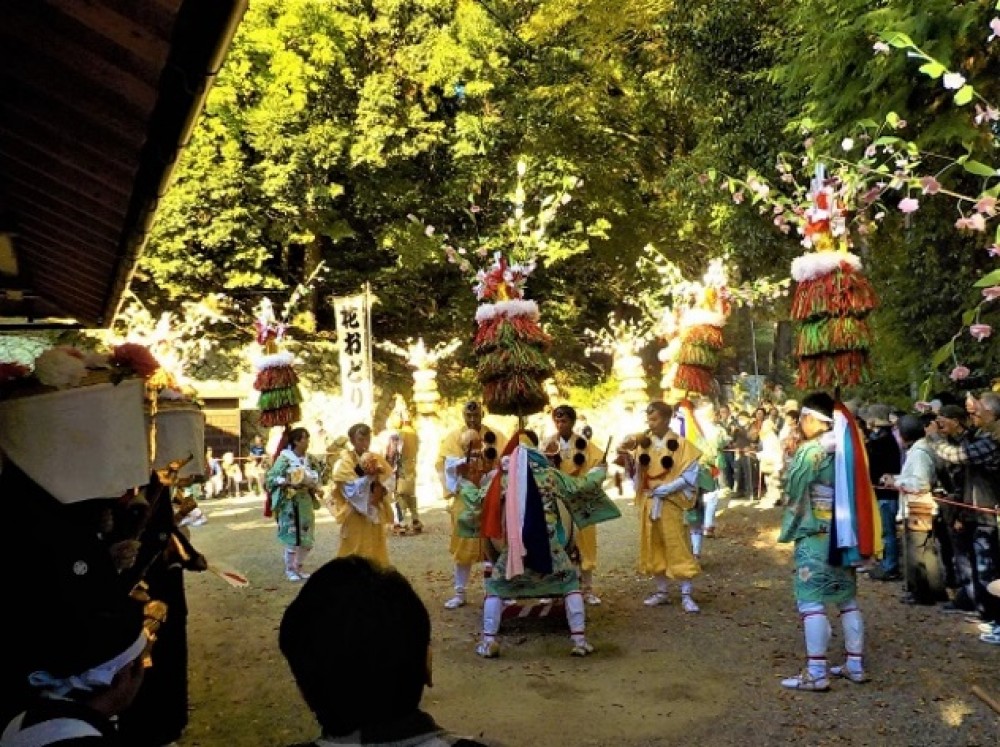 民俗無形文化財「田山花踊り」